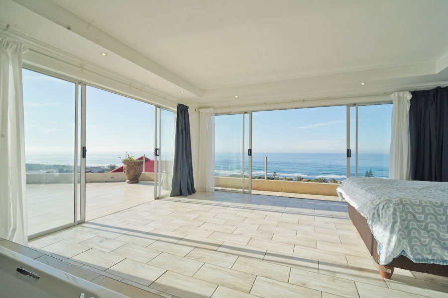8 Bedroom Property for Sale in Winterstrand Eastern Cape